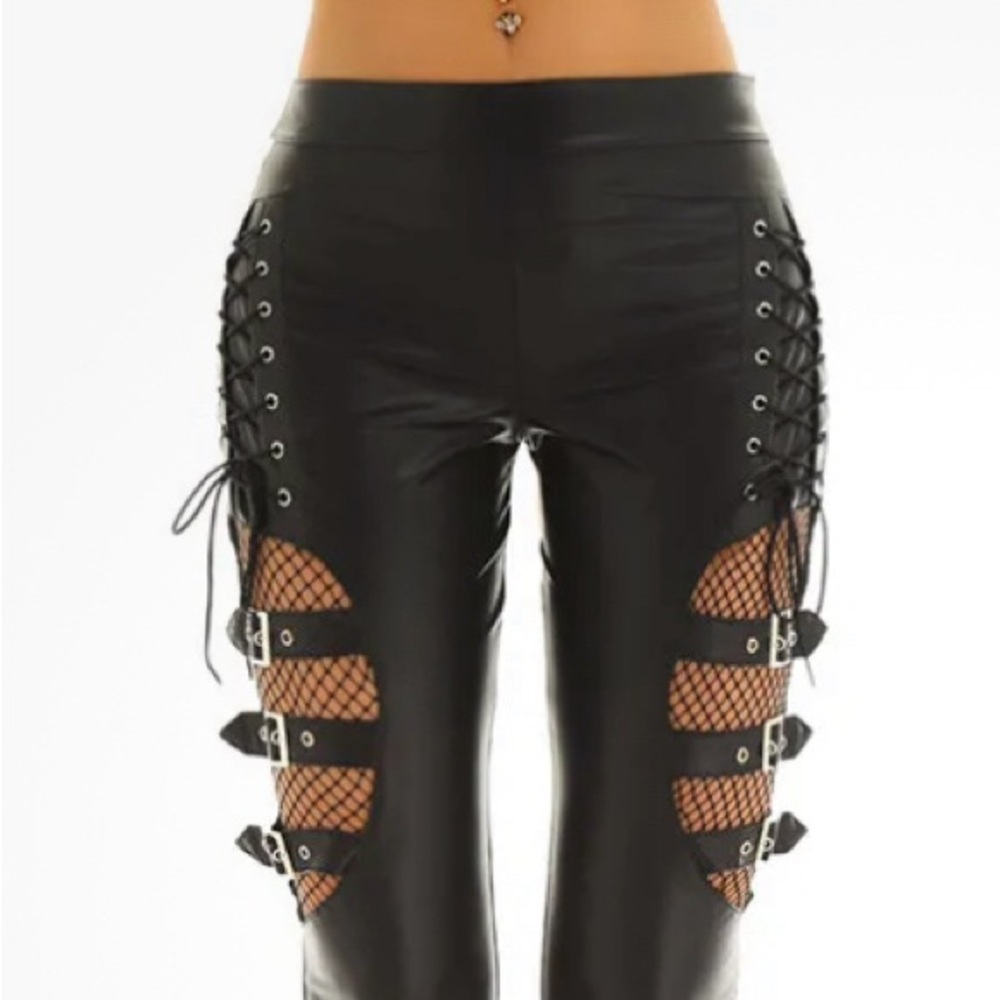BOUTIQUE Buckle Pull on Leggings - NWT